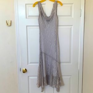 Beautiful White House Black Market dress.